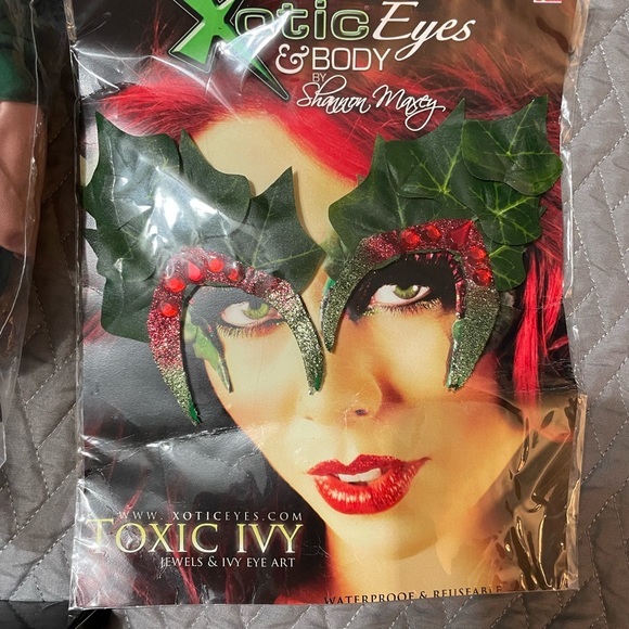 POSION IVY - Picture 5 of 7